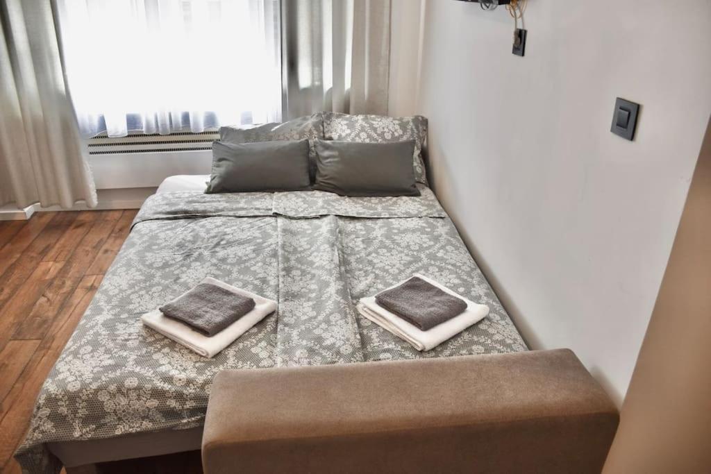 Apartment In Belgrade With Small Parking Space ภายนอก รูปภาพ