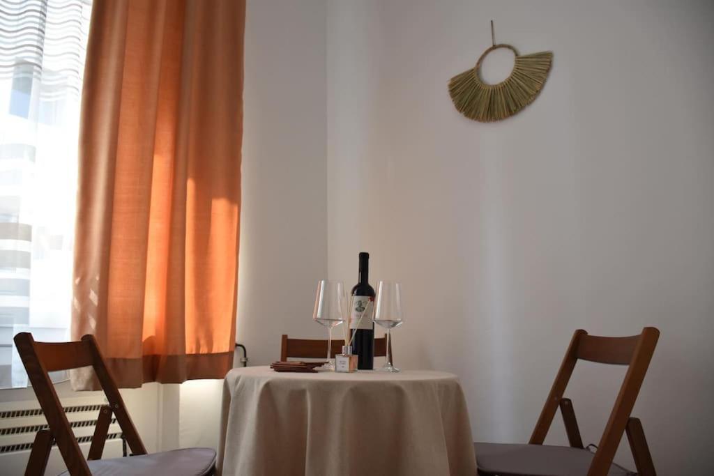 Apartment In Belgrade With Small Parking Space ภายนอก รูปภาพ